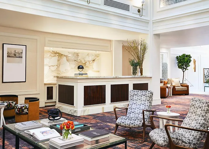 Pet Friendly hotel: Galleria Park Hotel